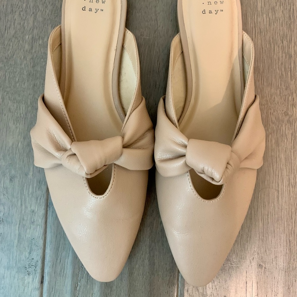 A New Day nude knot mule flats size 9.5